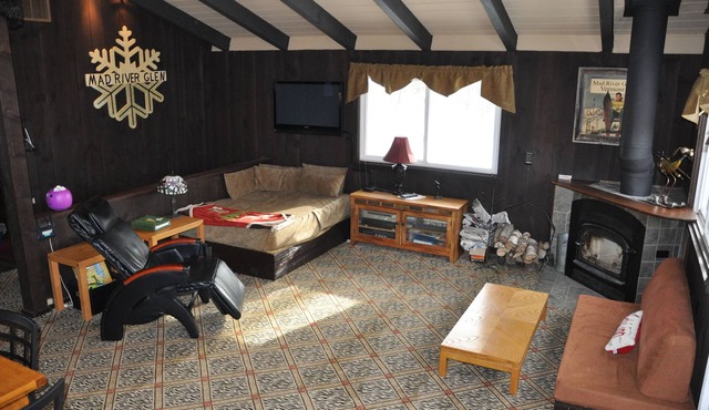 SPACIOUS CHALET! Ski, Golf, Tennis, Hiking, Mountain Biking! Early discounts!