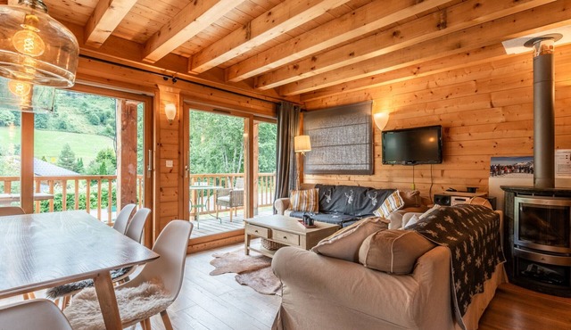 Spacious chalet with sauna and WiFi in Les Gets