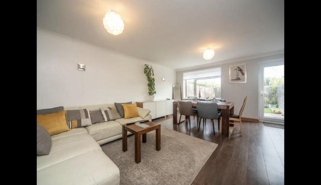 Spacious Chessington home with parking & garden