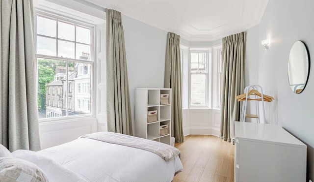 Spacious City Apartment - Dunfermline