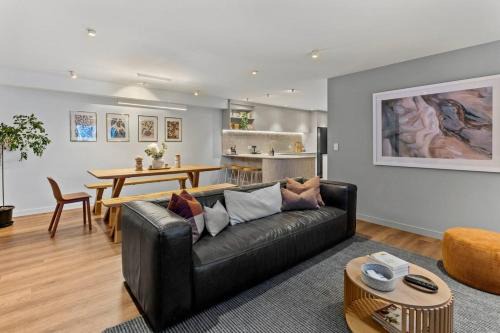 Spacious Coastal Luxe Home with Sea View and Parking