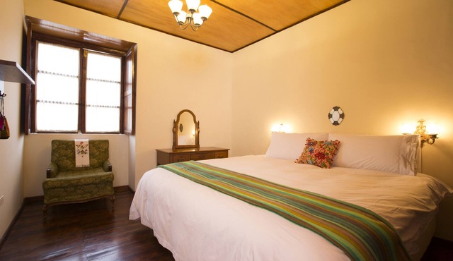 SPACIOUS COLONIAL APARTMENT *Amazing view to PANECILLO*