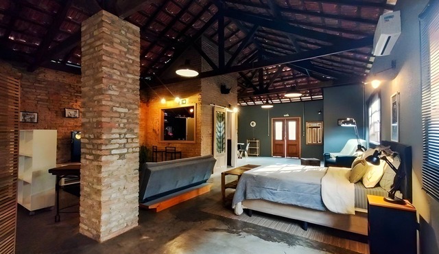 Spacious & Comfortable Industrial Loft