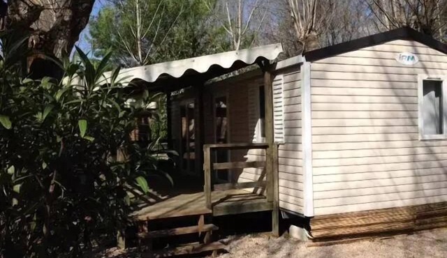 SPACIOUS, COMFORTABLE, AIR-CONDITIONED RIVIERA COTTAGE (Sleeps 6)