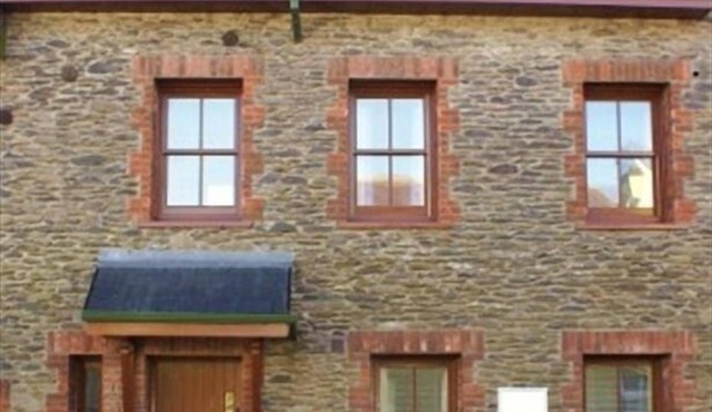 Spacious Comfortable Holiday Home in the Heart of Dingle
