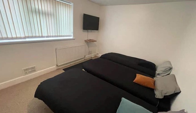 Spacious comfy modern family 2 bedroom flat
