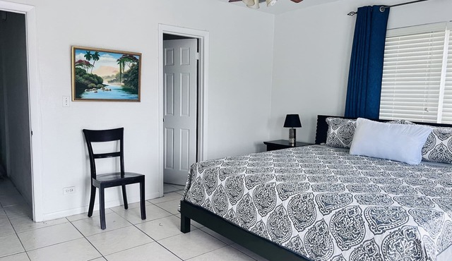 Spacious condo cable beach with pool near beach