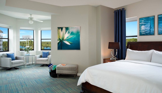 Spacious Condo + On-Site Water Park