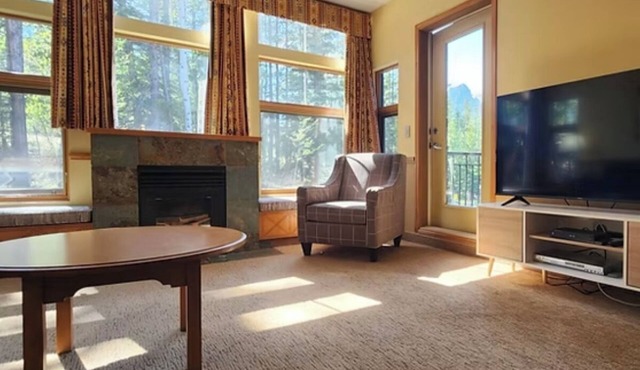 Spacious Condo Unit Nestled on Three Sisters Mountainside