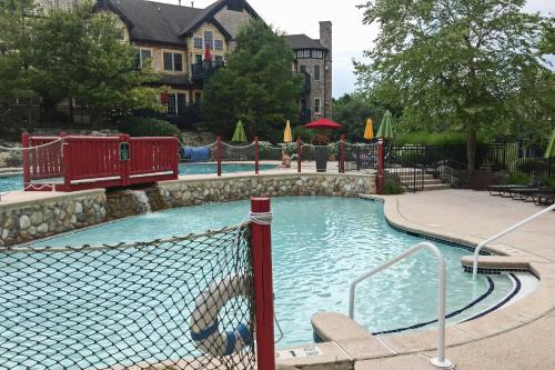 Spacious Condo w/View < 1 Mi to Mtn Creek Resort!