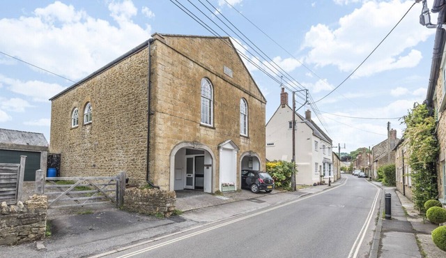 Spacious Converted Chapel, Close to Spectacular Jurassic Coast, Beaches & Hiking