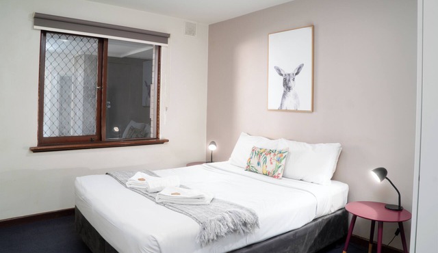 Spacious & Cosy Self-contained Apartment