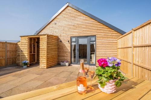 Spacious Cottage - Sleeps 4 - in the Black Mountains