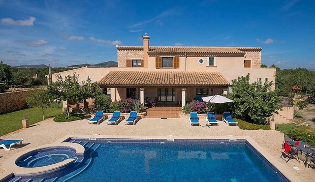 Spacious Country House, Private Pool, Extensive Grounds, Amazing Location - 750m from Cala Sa Nau!