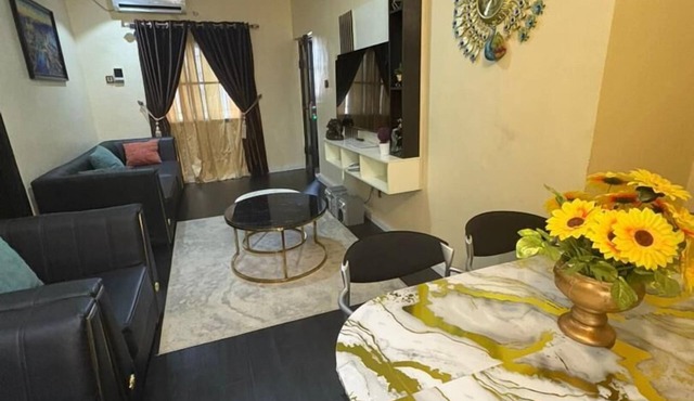 Spacious & Cozy 2-Bedroom Flat With Modern Amenities- Perfect For Families