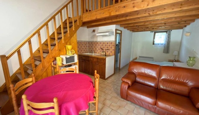 Spacious, cozy studio with a loft in the Verdon!