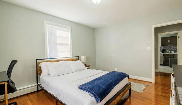 Spacious Cozy Two bedroom Apt