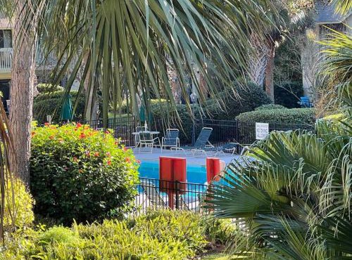 Spacious, cozy villa w/parking in Coligny Villas