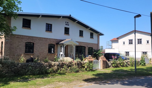 "Spacious, cozy vacation apartment in the Lehnenhof" rural, not far from the Baltic Sea
