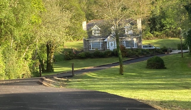 Spacious Detached 4-bedroom house in Kenmare set on its own grounds of 2 acres