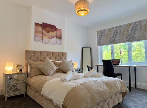 Spacious Detached Home Close to City with Ample Parking on the Drive