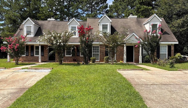 Spacious double units dublex in Lawrenceville
