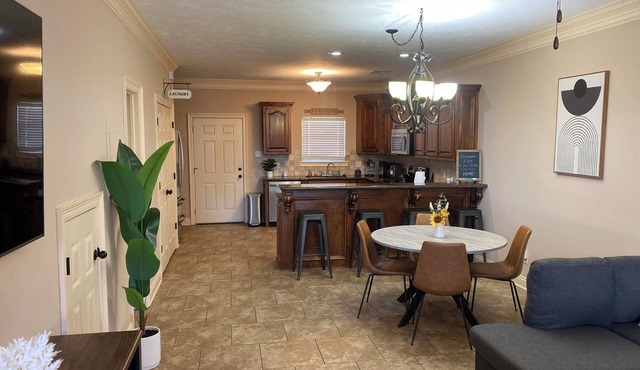 Spacious Downtown Townhouse