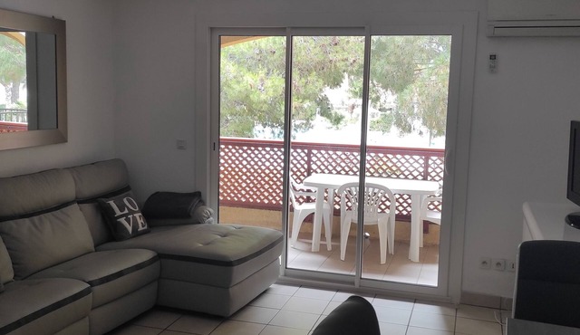 Spacious duplex for 6 people in residence with swimming pool