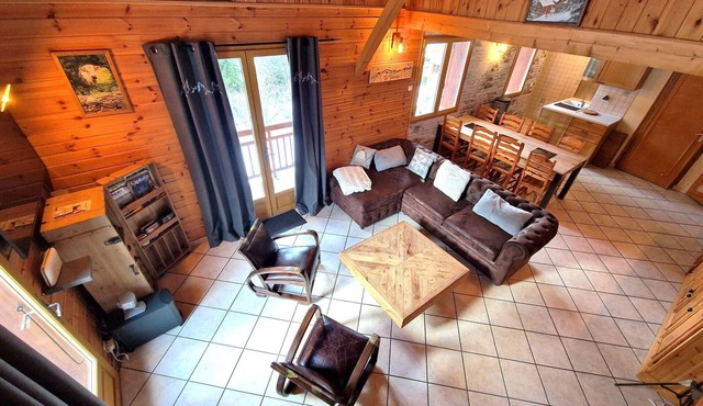 Spacious duplex 14 ppl, WiFi, parking, skis, Valfréjus