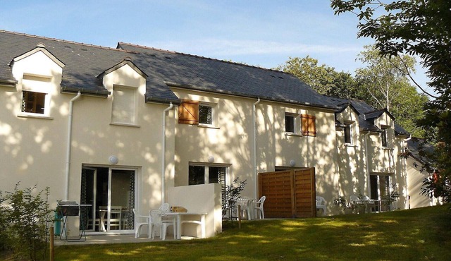 Spacious Duplex Cabin Cottage for 6