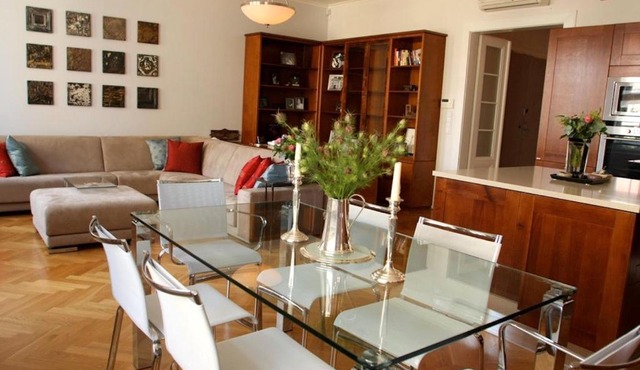 Spacious elegance in the heart of Old Town