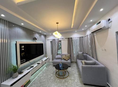 Spacious elegant 3 Bedroom Bungalow in RCCG Camp Mowe WiFi AC Solar