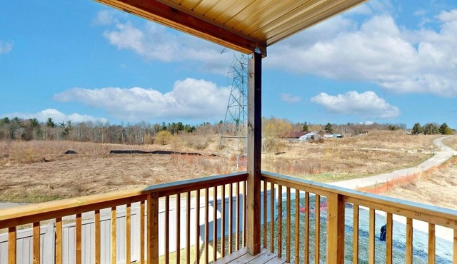 Spacious Ensuite Bedroom, luxurious home kitchen outdoor terr near wonderland