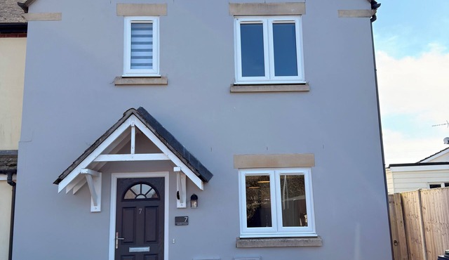 Spacious, entire 3 bedroom house in Wool (The Purbecks)