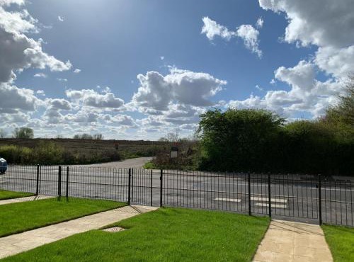 Spacious Entire 4 Bed House With 2 Free Parking Bays Early Check-in Late Check- Out Allowed
