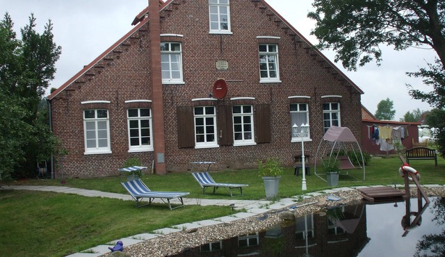 Spacious exclusive apartment on the 1st floor with a natural pond