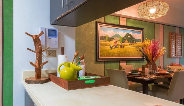 Spacious Executive 2BR and Bath with Amazing Sunset view in front of Luneta.