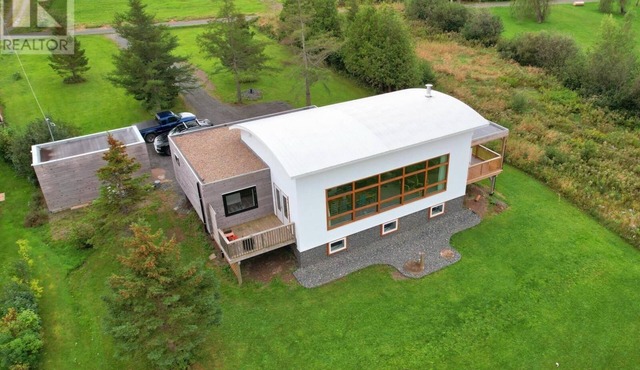 Spacious family friendly house 10 people. Close to Wentworth Jost, Tatabrew etc