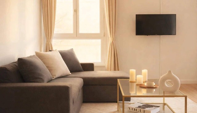 Spacious family flat with elevator access - Paris