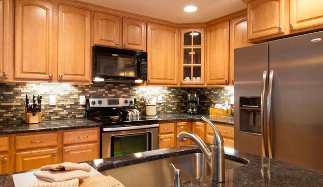 Spacious Family Retreat with Access to The Cove