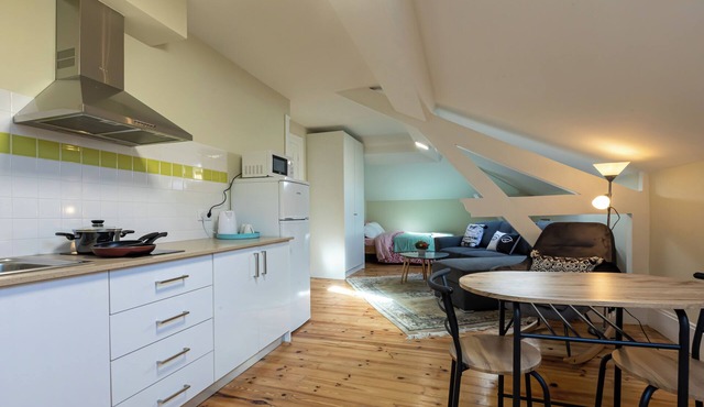 Spacious Family Studio in the Heart of Historic Coimbra! Breakfast Included!