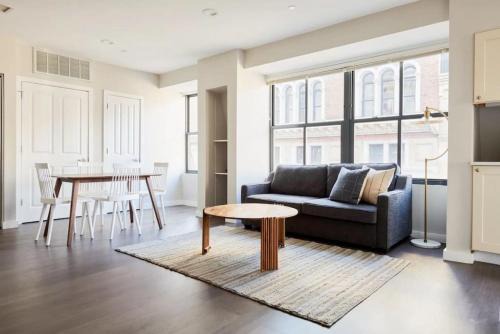Spacious FIDI 2br 2ba Close to Everything