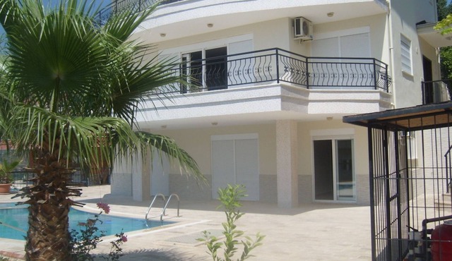 Spacious Flat with Pool and Balcony in Alanya