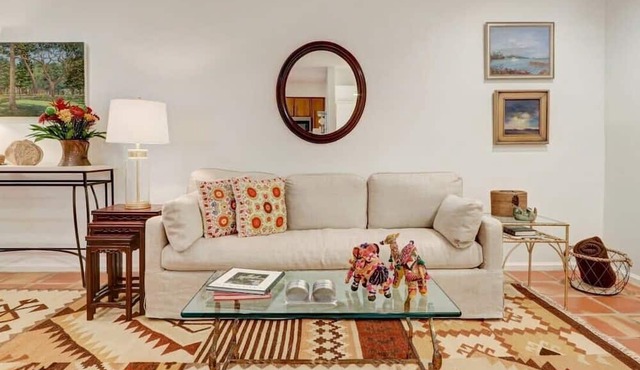 Spacious Garden Unit on Historic Jones Street!
