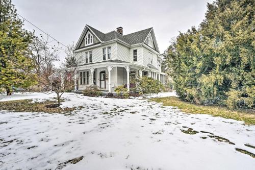Spacious Getaway: 7 Mi to Whitetail Slopes!