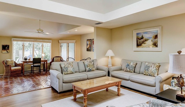 Spacious Getaway, Steps Away From The Ocean