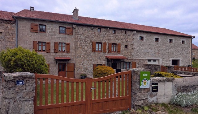 Spacious Gîte with Private Gym, Terrace & Garden, near Hiking & Fishing Spots