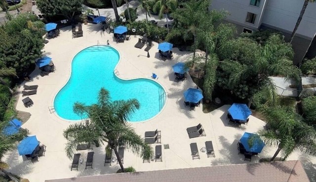 Spacious Good-Value Accommodation! 3 Posh Units, Near Anaheim GardenWalk!