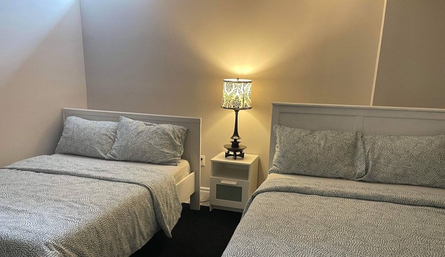 Spacious guest unit close to all aminities
