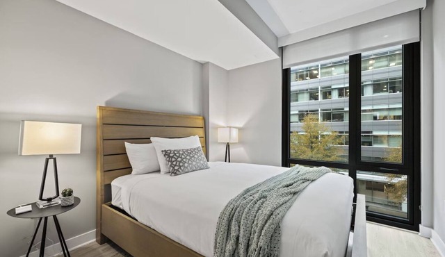 Spacious Haven | Kitchen & Desk | DC Stay w/Coworking & Gym | Near Iconic Spots